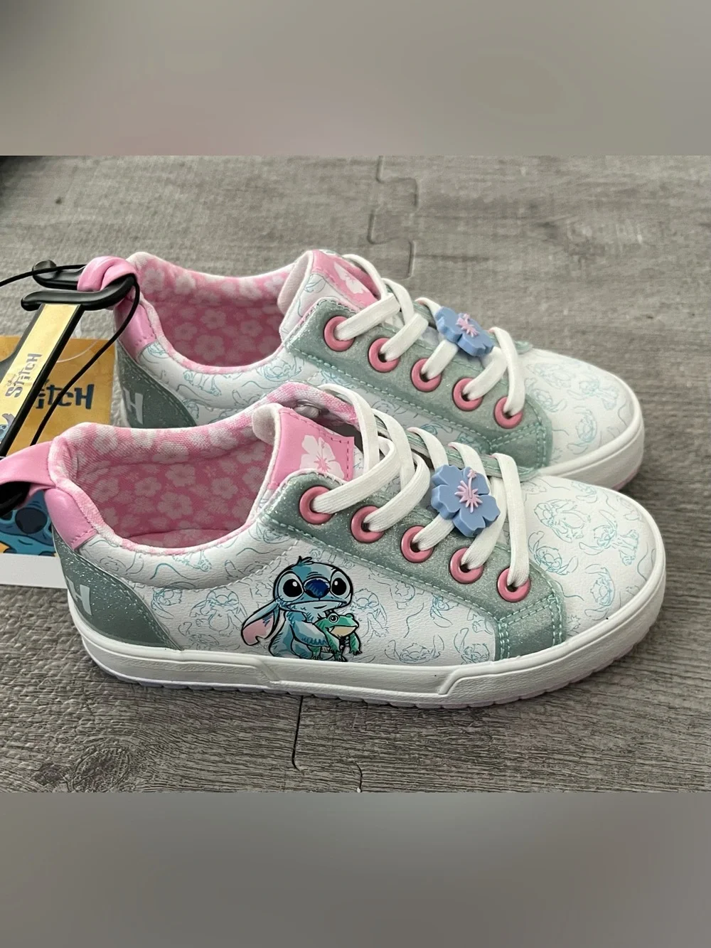 Ground Up Disney Stitch Low Top Lace-Up Unisex Kids Sneaker US 11 White/Pink
